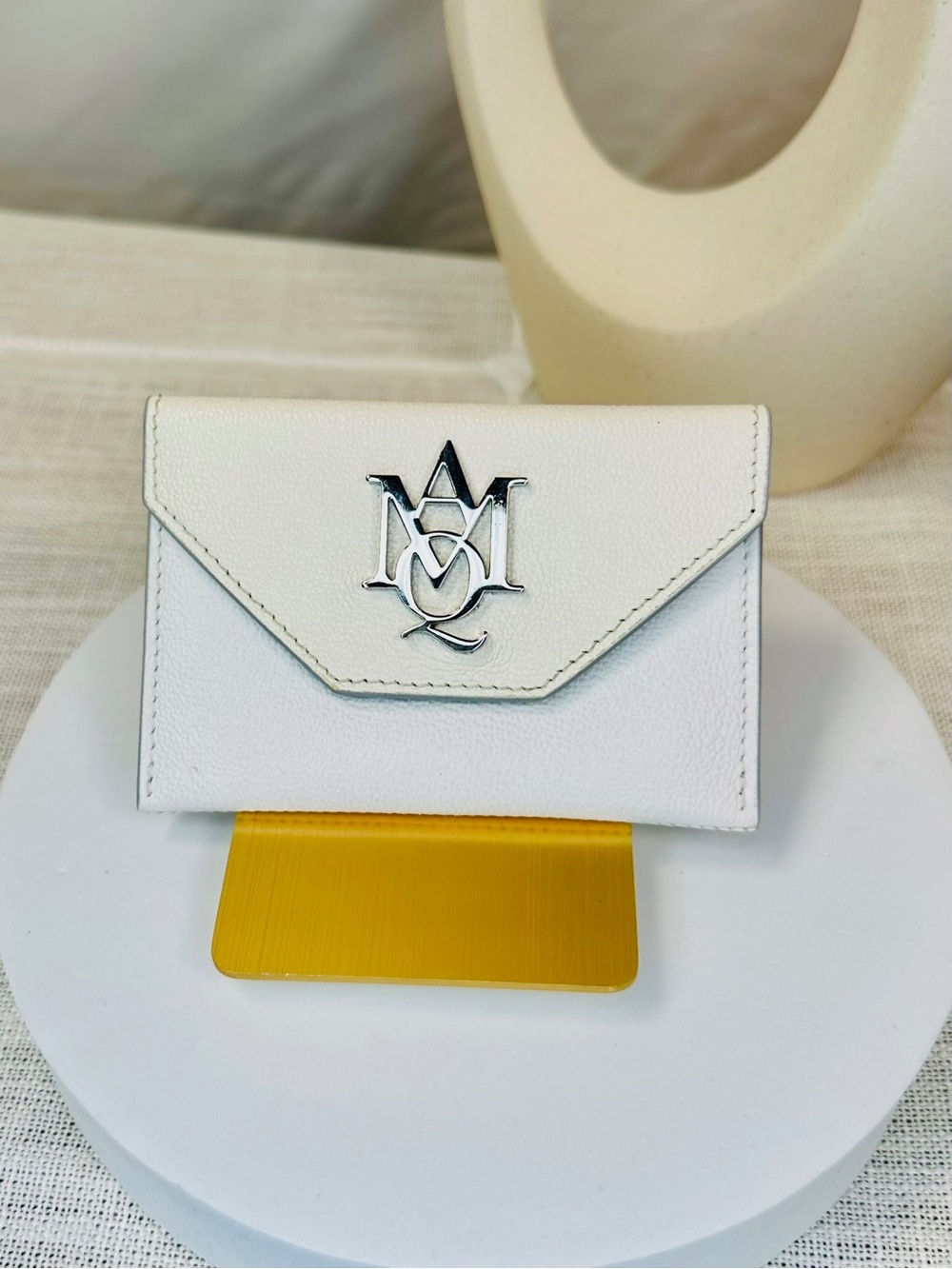 Alexander McQueen White Leather Envelope Card Wallet with Silver Logo - Picture 4 of 10
